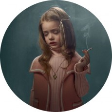 Frieke_Janssens_Smoking_kids_13_Coultique