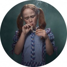 Frieke_Janssens_Smoking_kids_13_Coultique