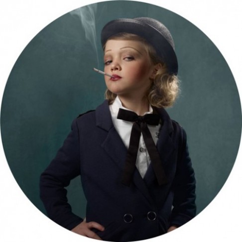 Frieke_Janssens_Smoking_kids_2_Coultique