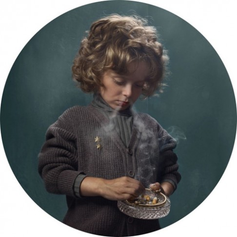 Frieke_Janssens_Smoking_kids_4_Coultique